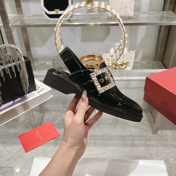 Roger Vivier - Image 3