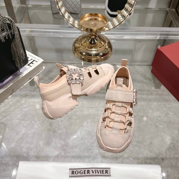 Roger Vivier - Image 3