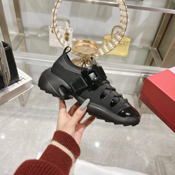Roger Vivier - Image 3