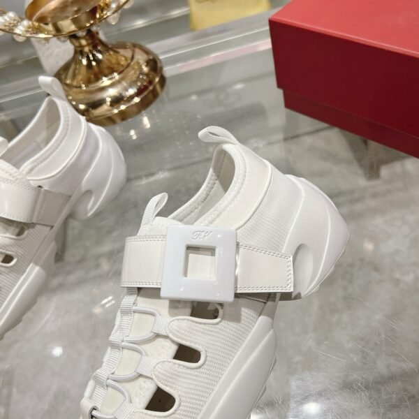 Roger Vivier - Image 3
