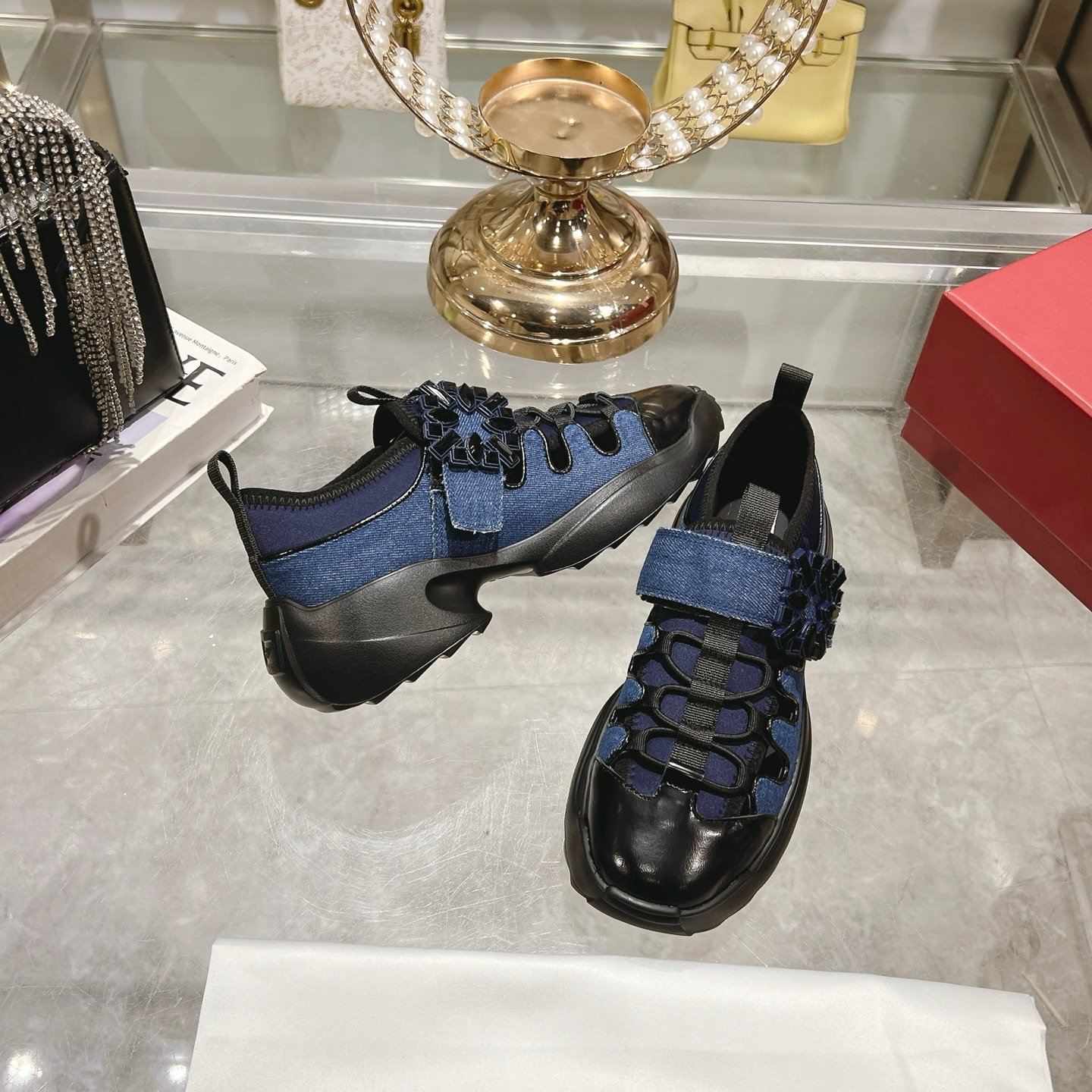 Roger Vivier - Image 7