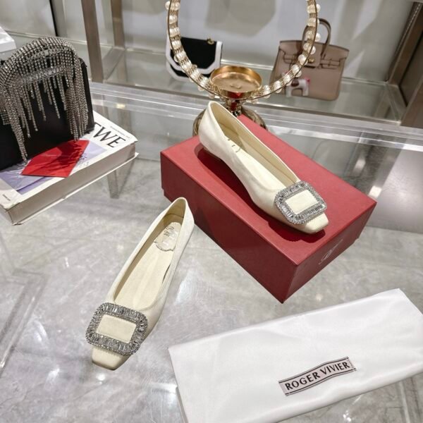 Roger Vivier - Image 3