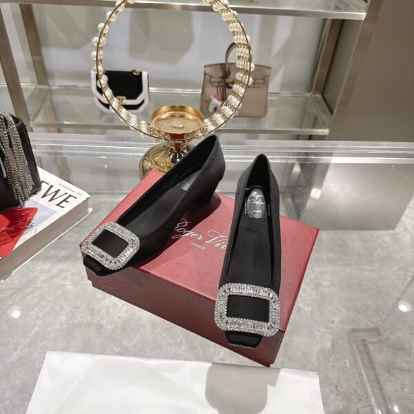 Roger Vivier - Image 7