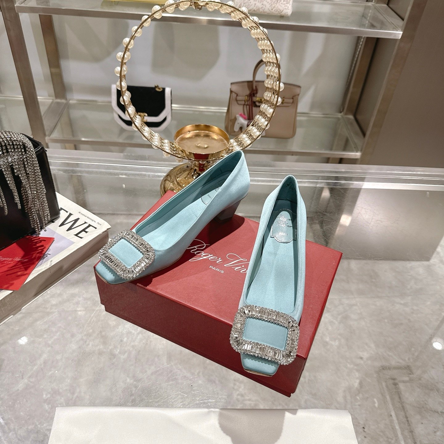 Roger Vivier - Image 3