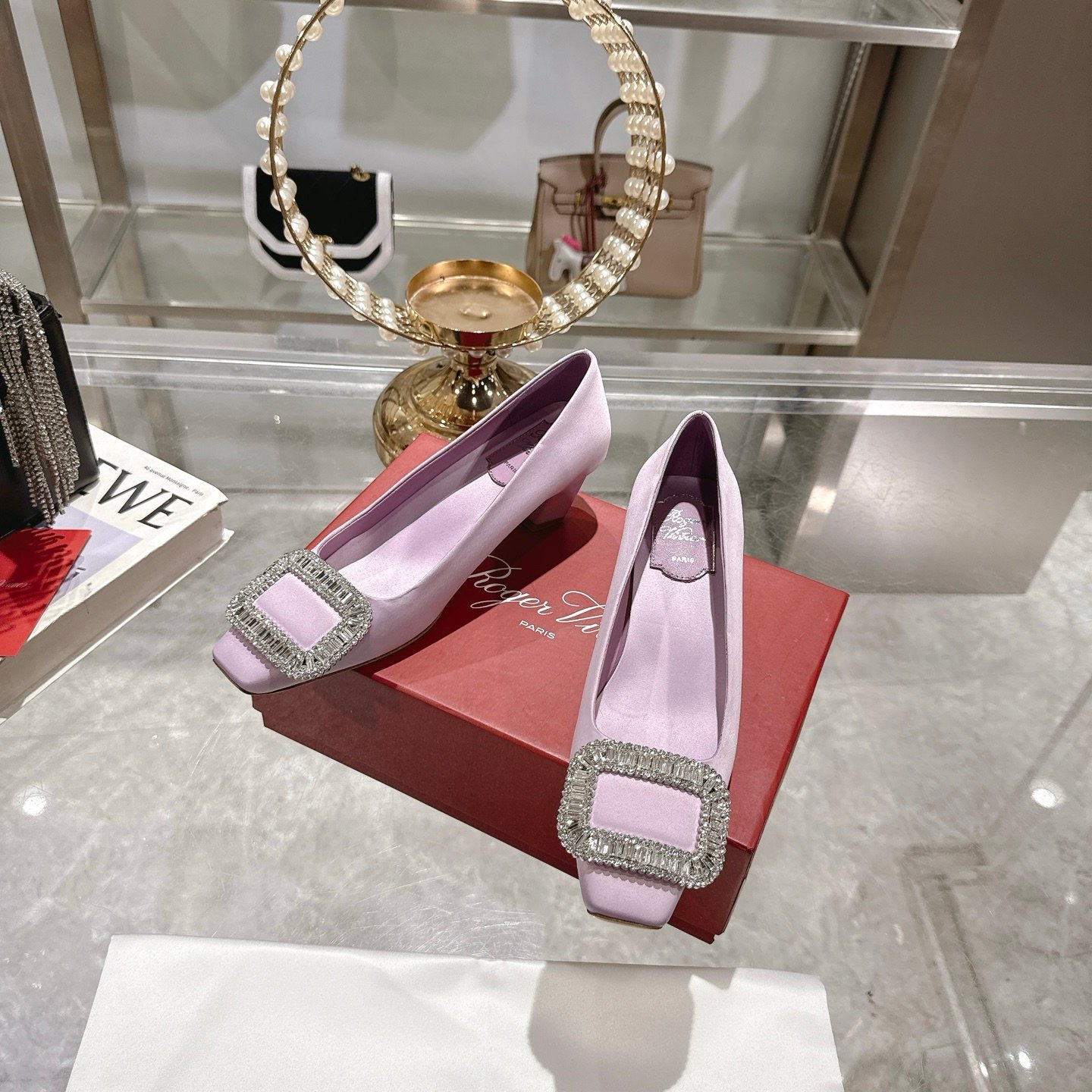 Roger Vivier - Image 3