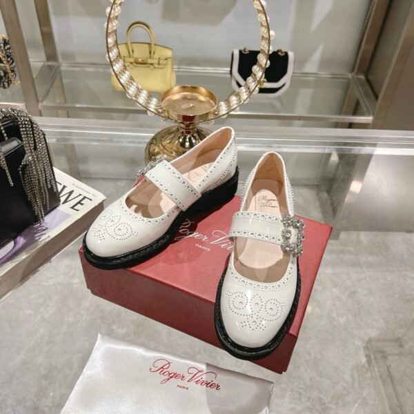 Roger Vivier - Image 7