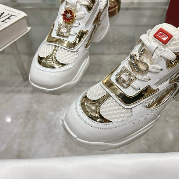 Roger Vivier - Image 7