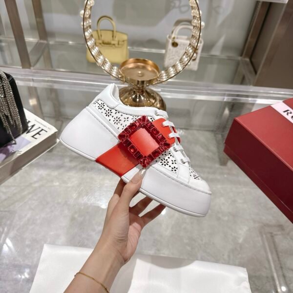 Roger Vivier - Image 7