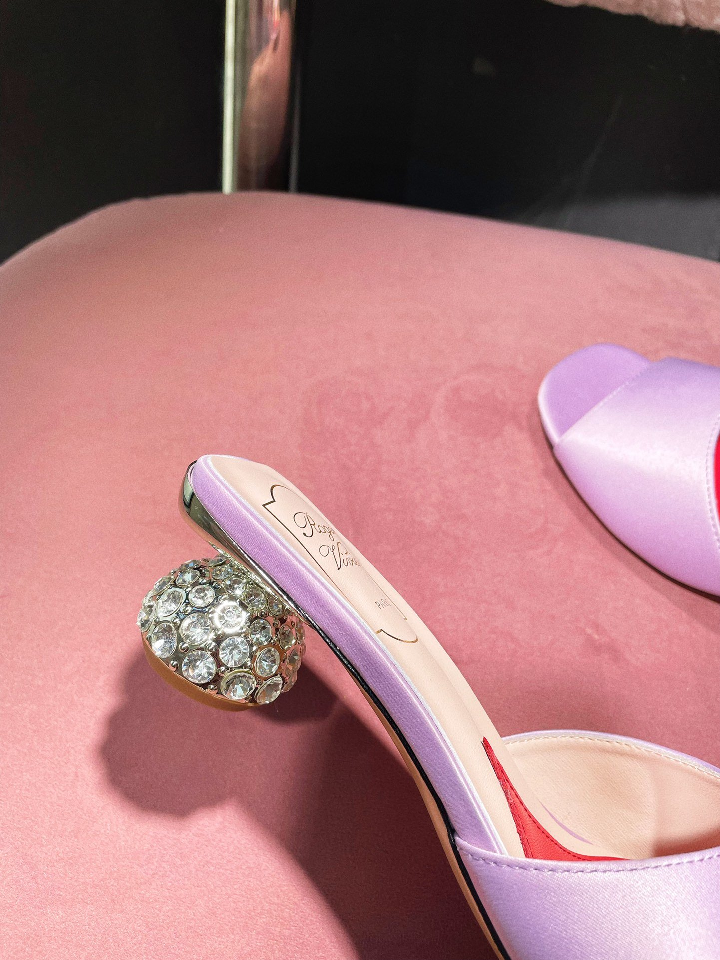 Roger Vivier - Image 7