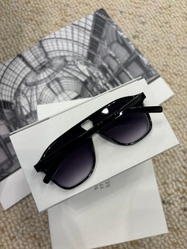 YSL - Image 4
