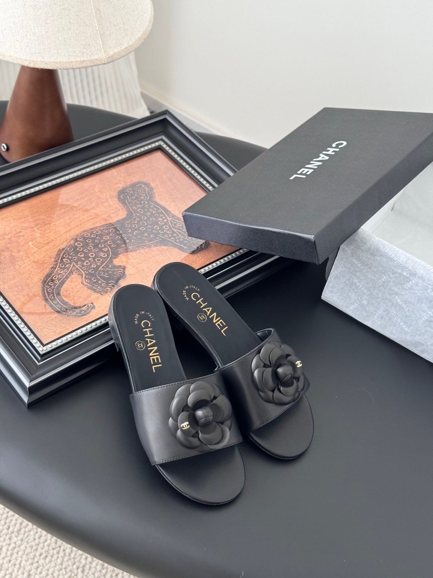 CHANEL Woman - Image 7