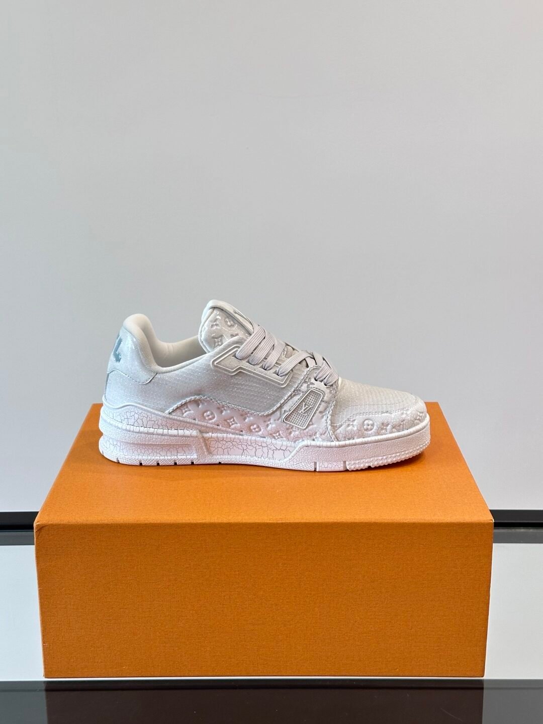 LV MAN - Image 7