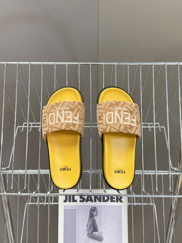 FENDI - Image 7