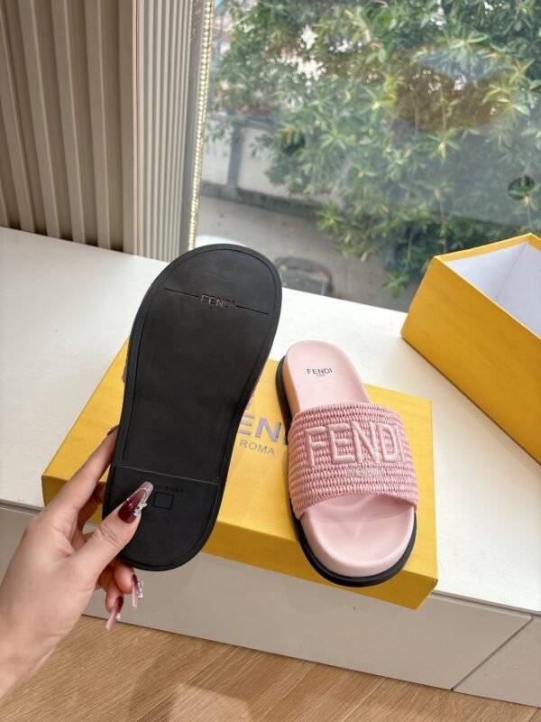 FENDI - Image 7