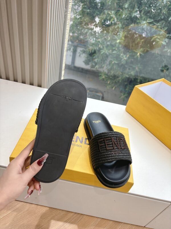 FENDI - Image 7