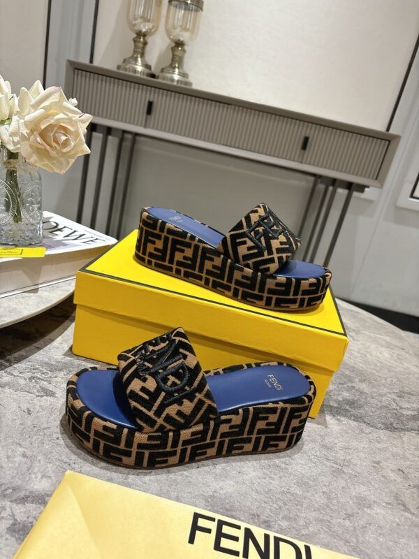 FENDI - Image 7