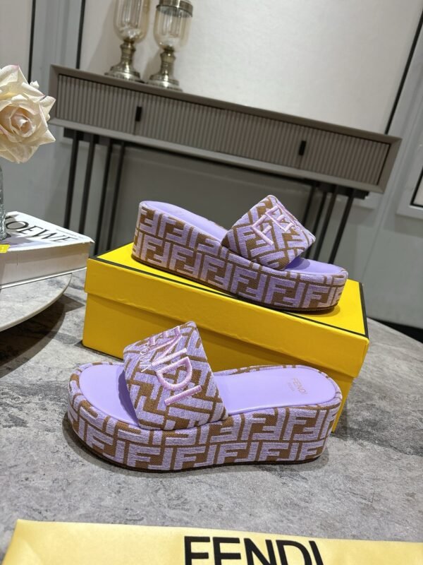 FENDI - Image 7