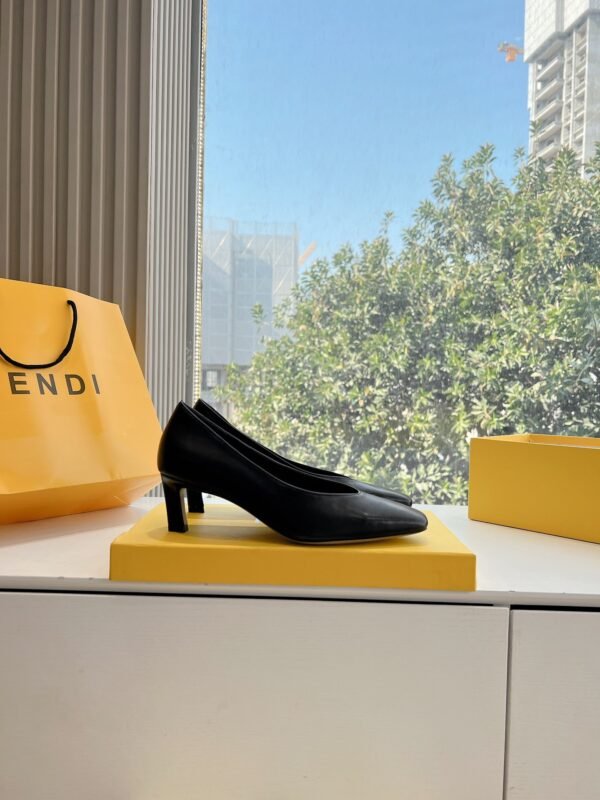 FENDI - Image 7