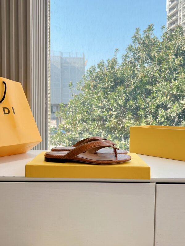 FENDI - Image 7