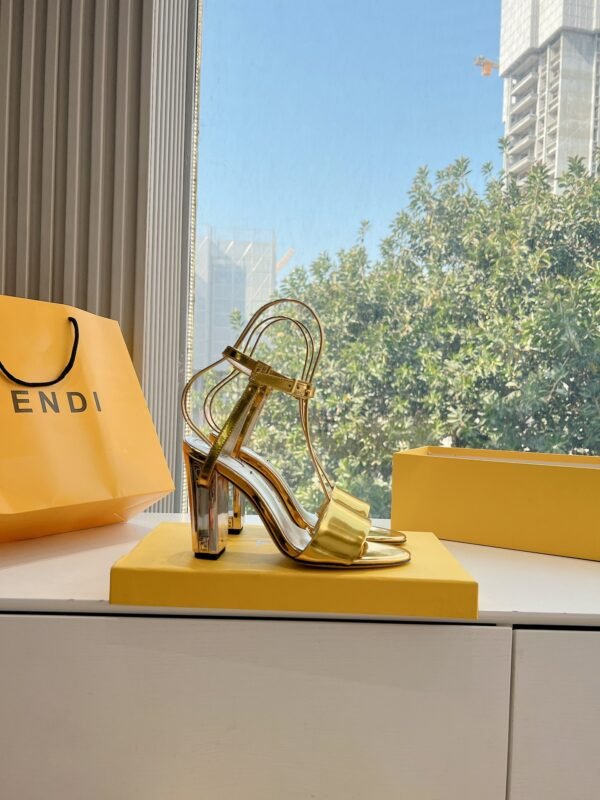 FENDI - Image 7