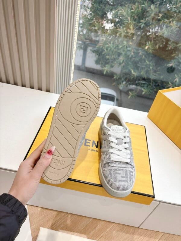 FENDI - Image 7