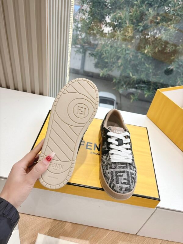 FENDI - Image 7