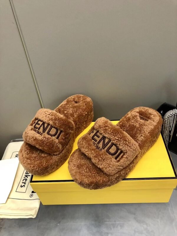 FENDI - Image 7
