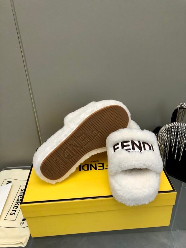 FENDI - Image 7