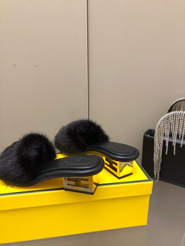FENDI - Image 7