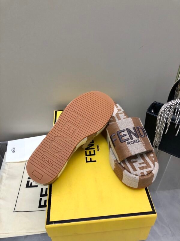 FENDI - Image 7
