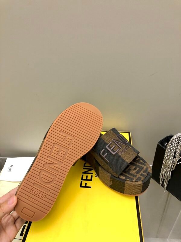 FENDI - Image 7