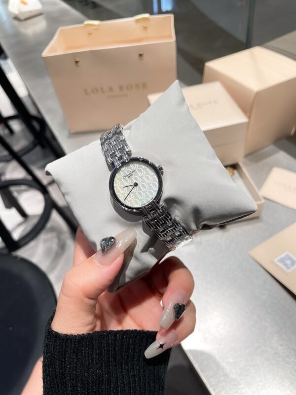 Dior - Image 7