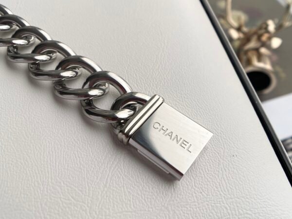 CHANEL - Image 3