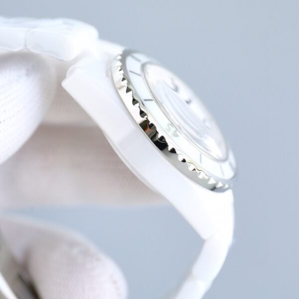 CHANEL - Image 3