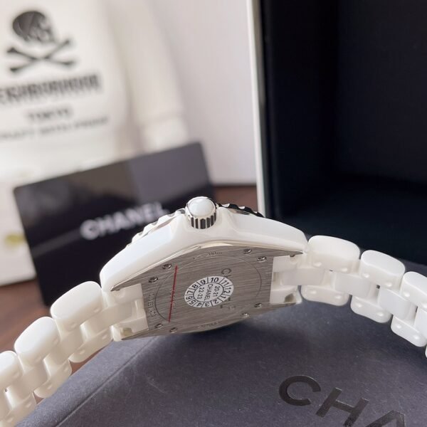 CHANEL - Image 3