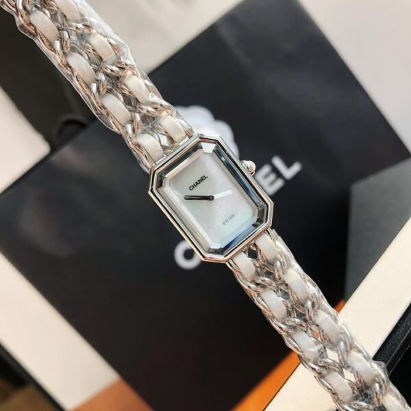 CHANEL - Image 3
