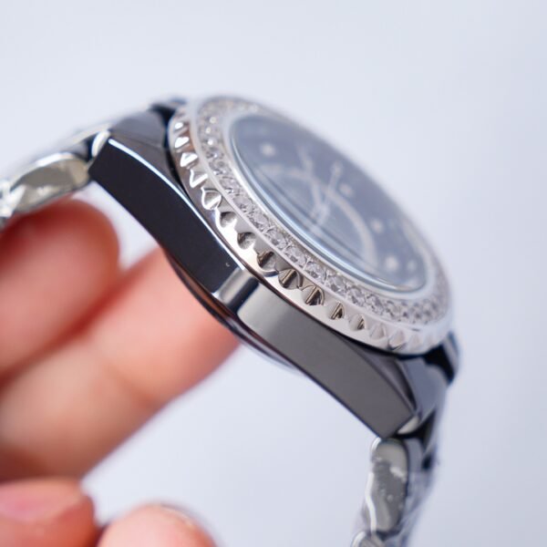 CHANEL - Image 3