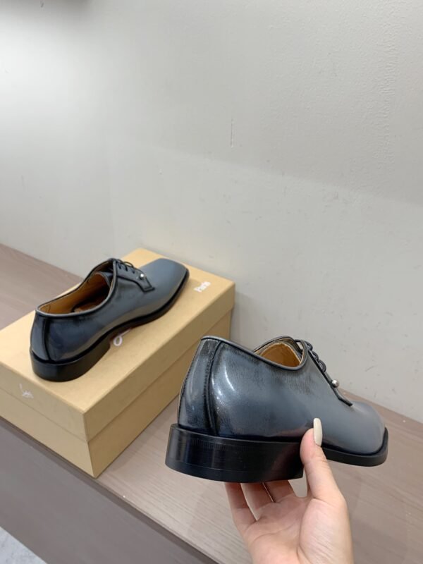 Christian Louboutin - Image 7