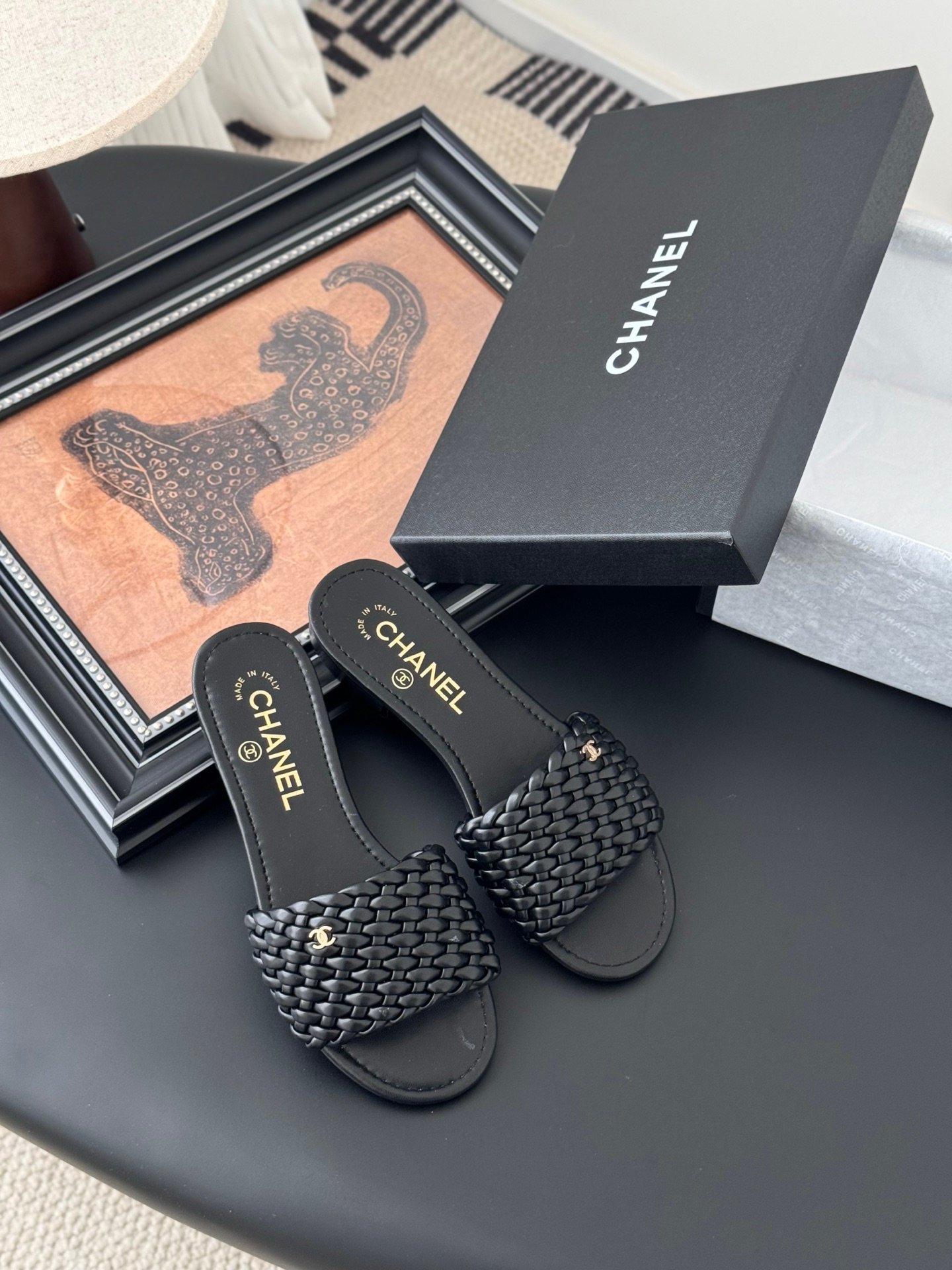 CHANEL Woman - Image 7