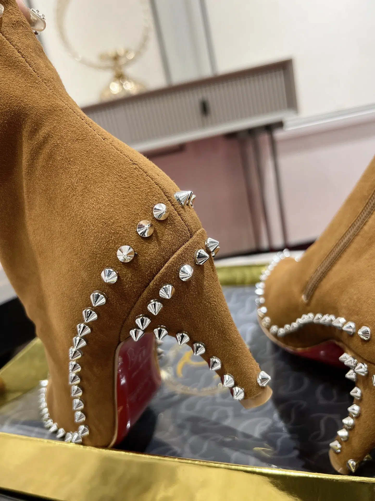 Christian Louboutin - Image 7