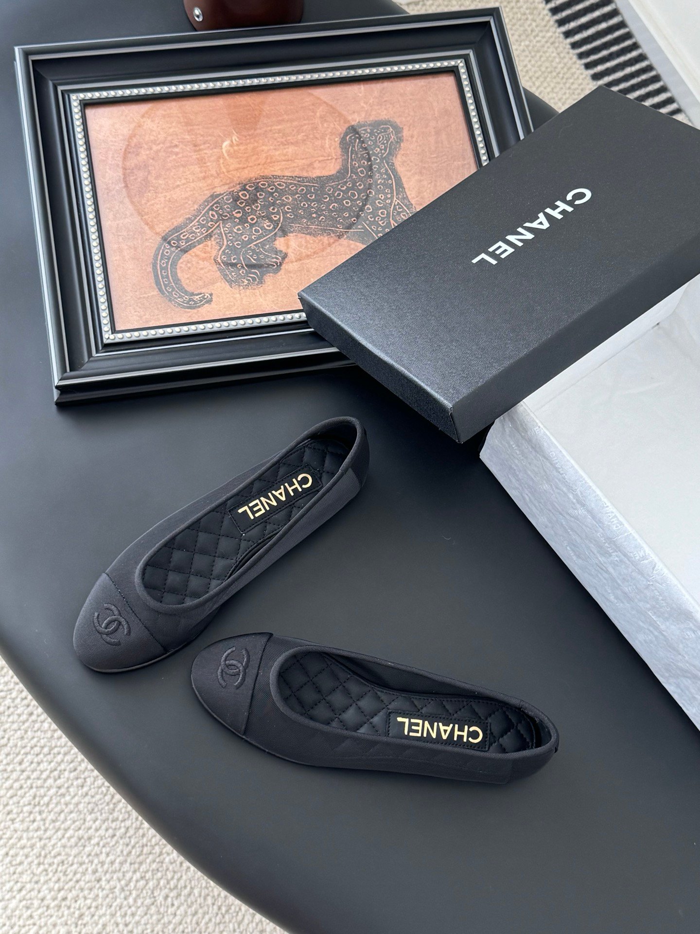 CHANEL Woman - Image 7