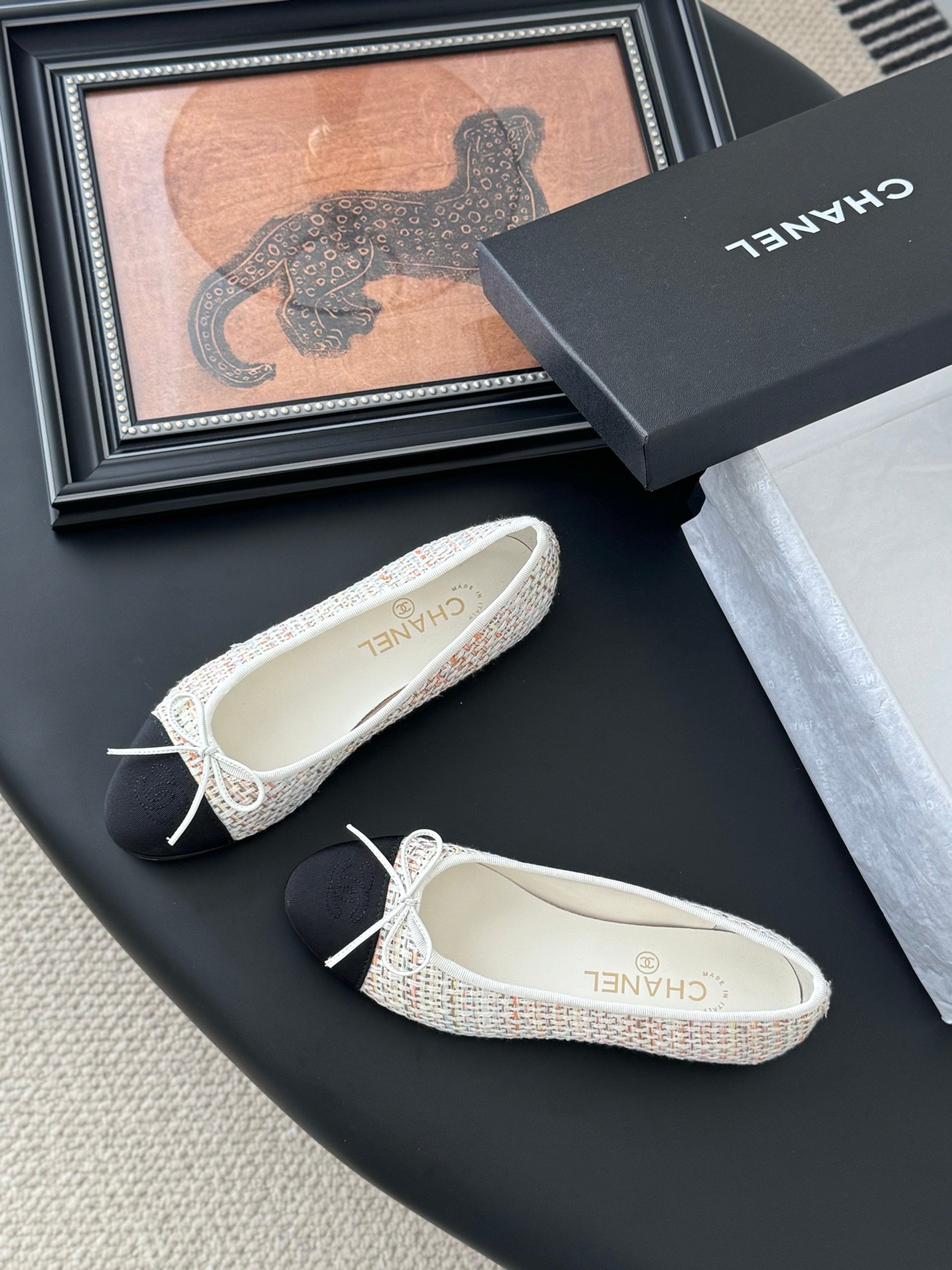 CHANEL Woman - Image 7