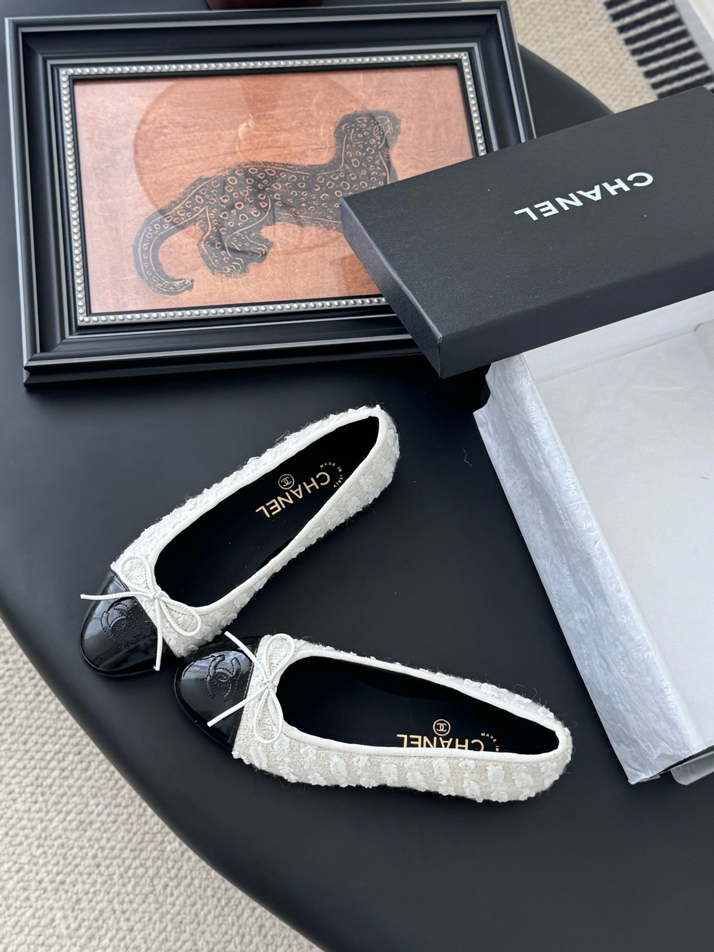 CHANEL Woman - Image 7