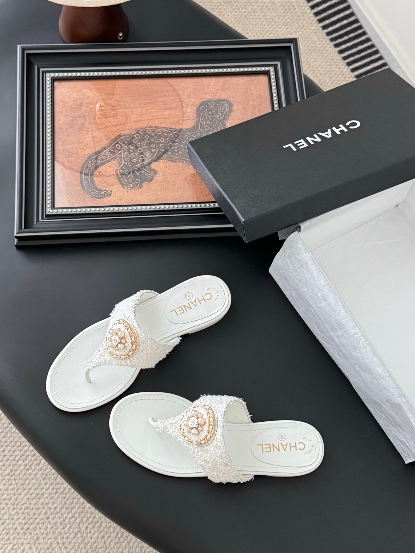 CHANEL Woman - Image 7