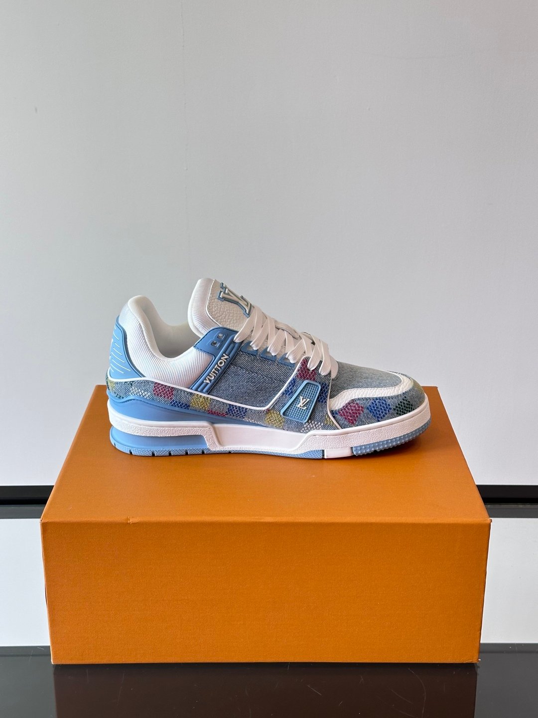 LV MAN - Image 7