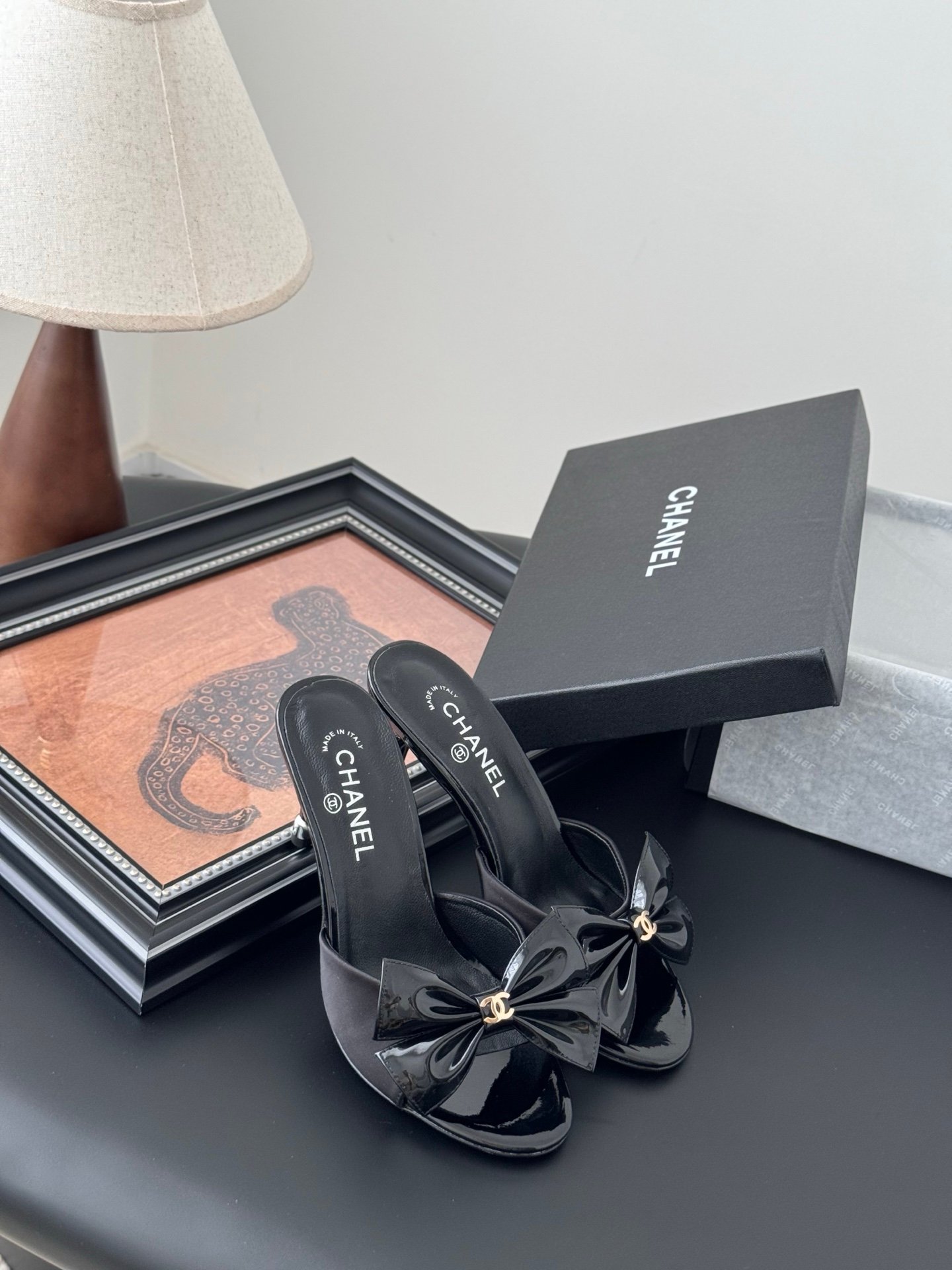 CHANEL Woman - Image 7