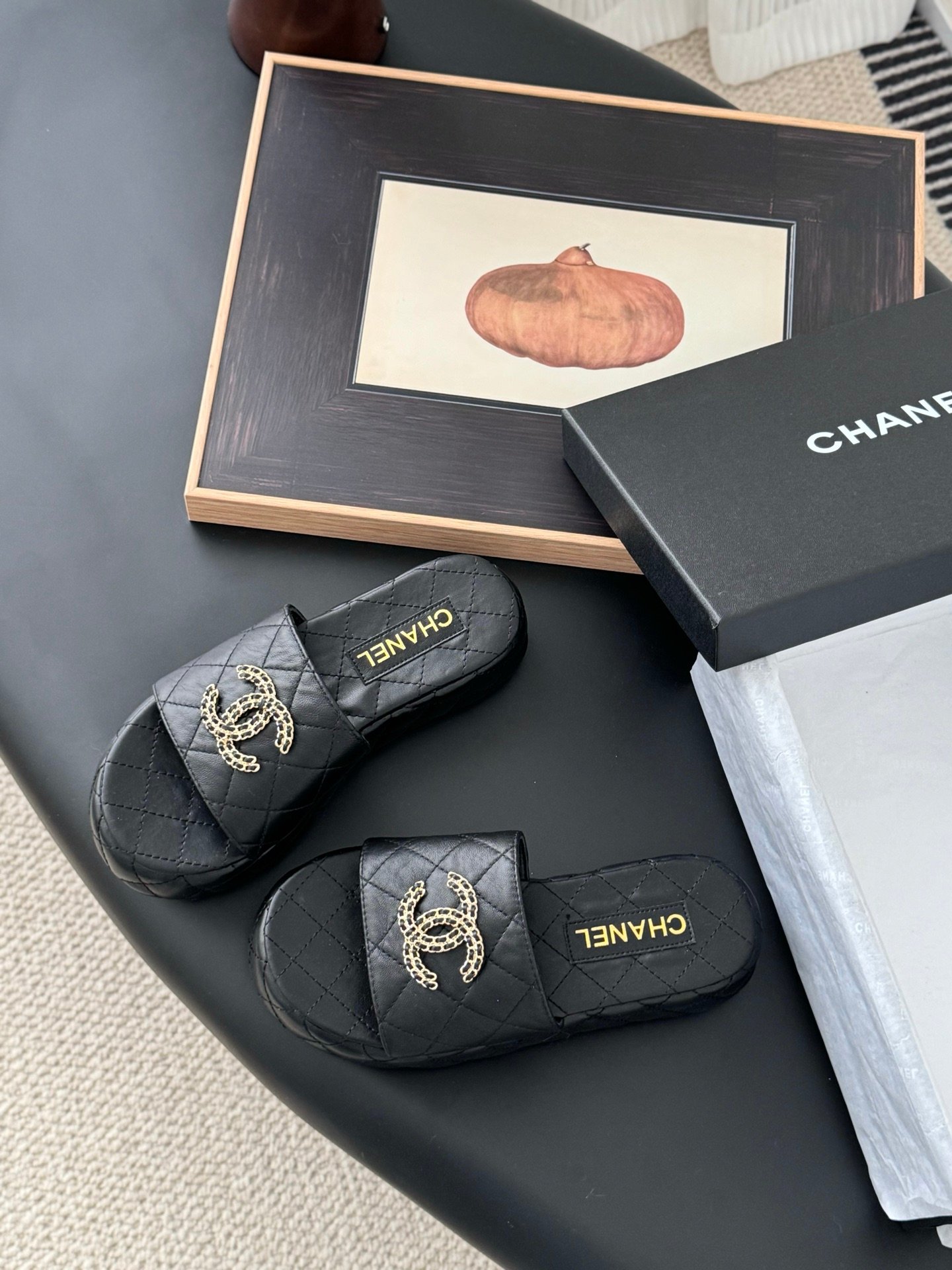 CHANEL Woman - Image 7