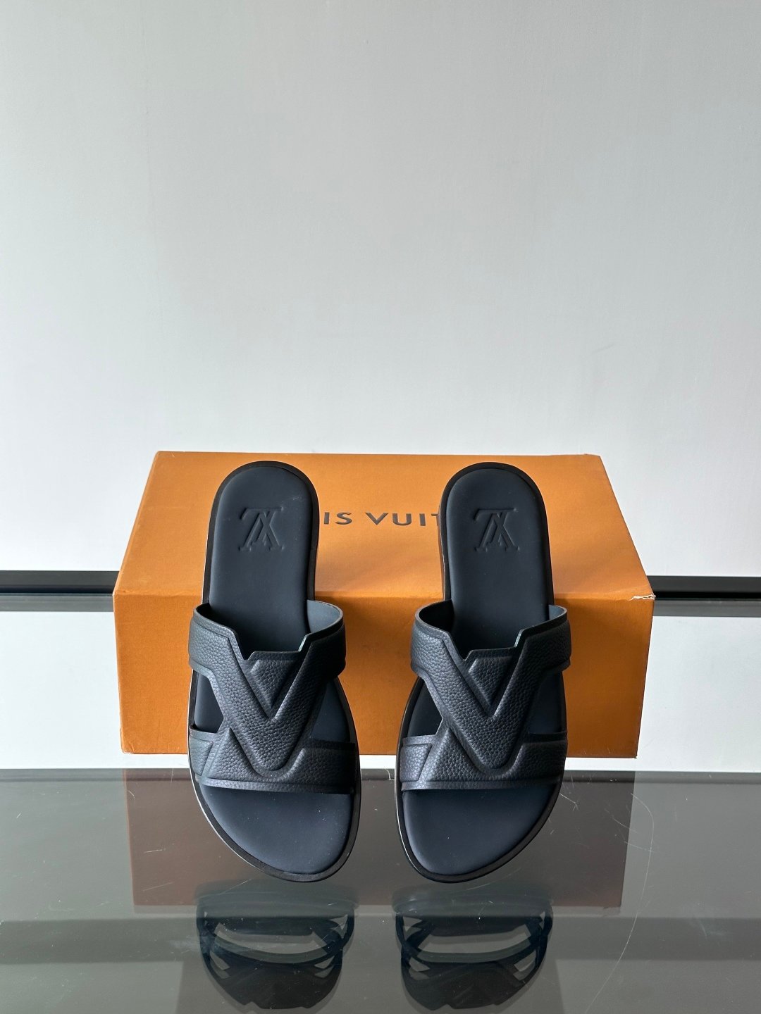 LV MAN - Image 7
