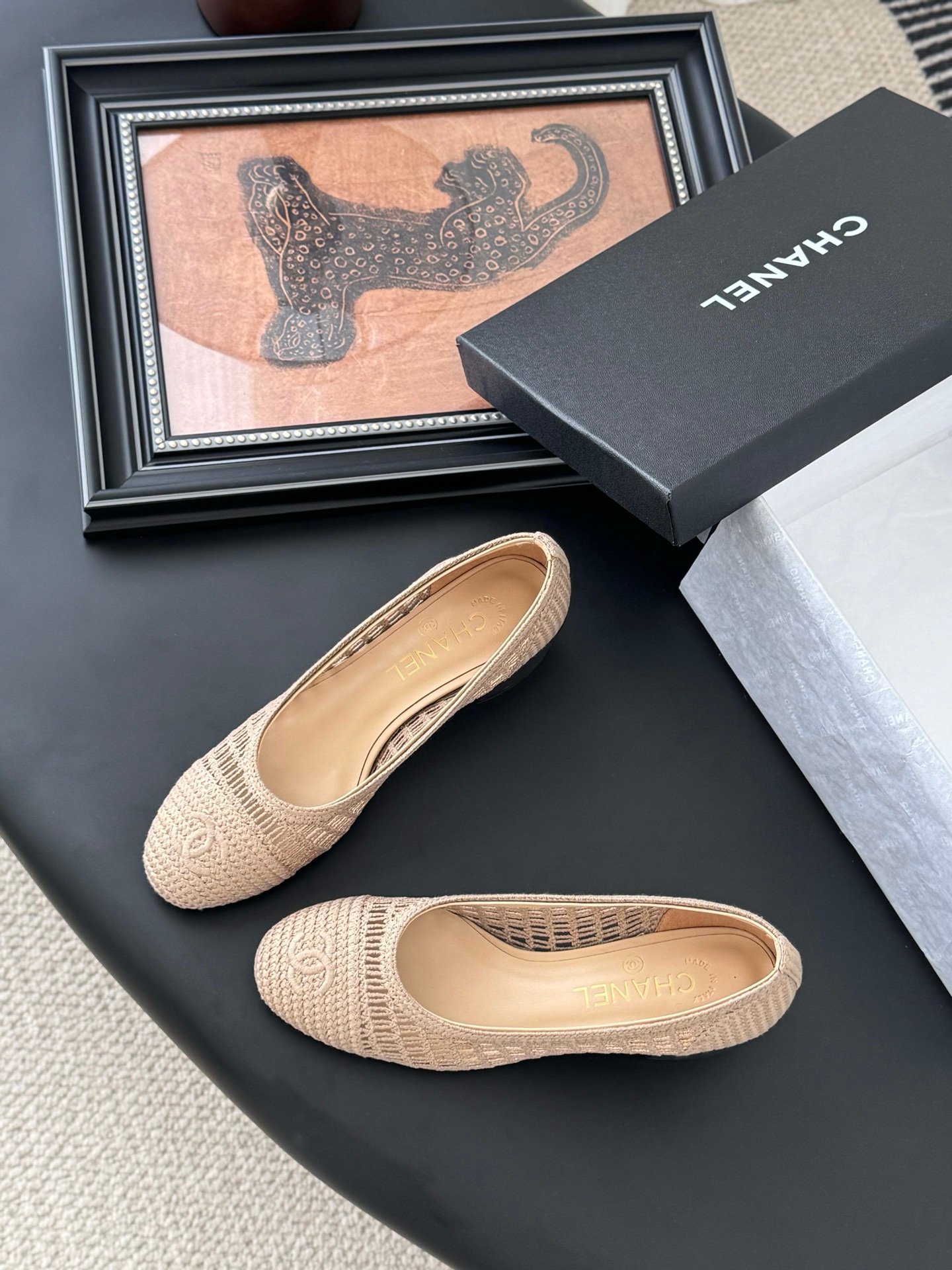 CHANEL Woman - Image 7