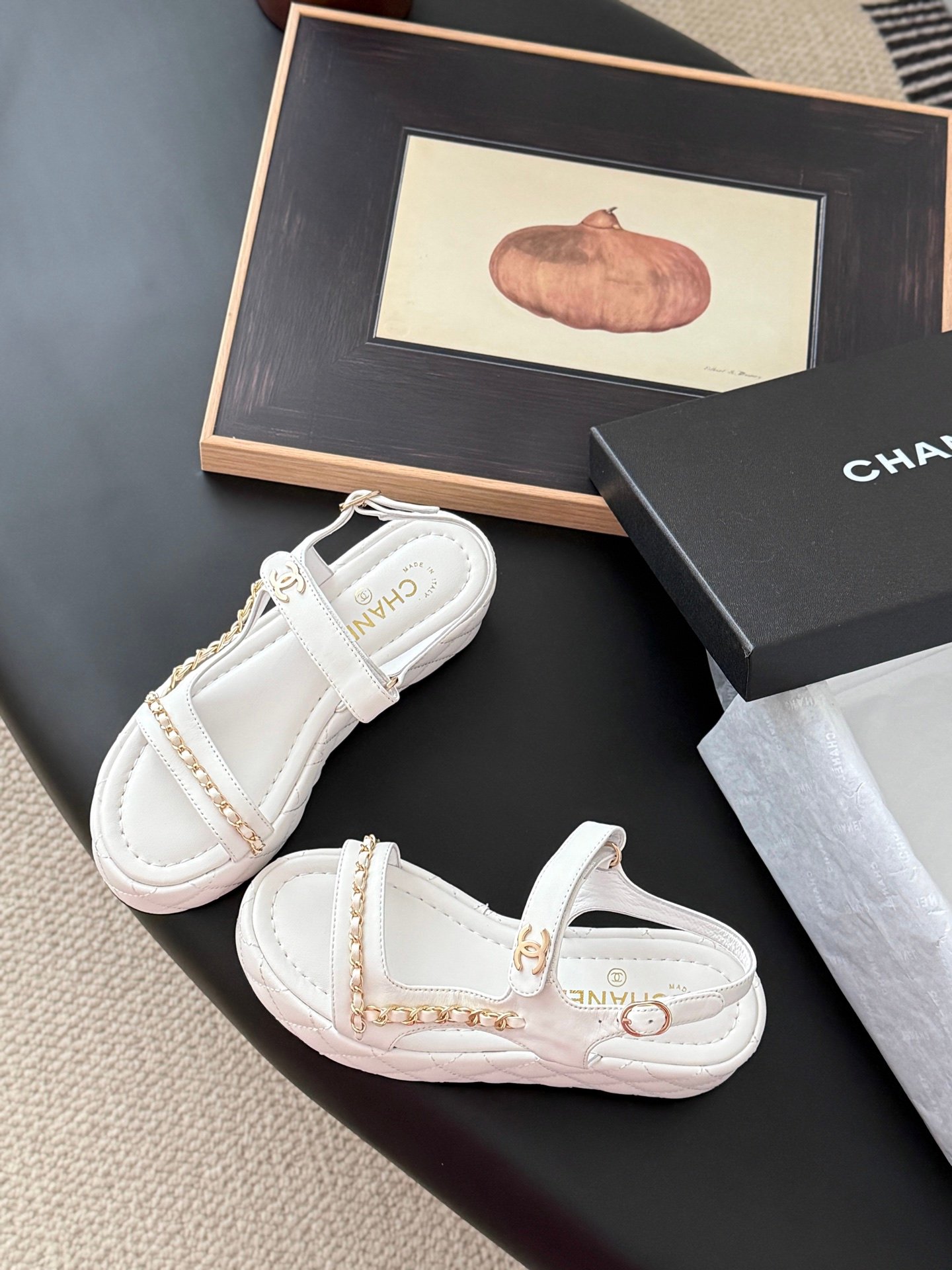 CHANEL Woman - Image 7